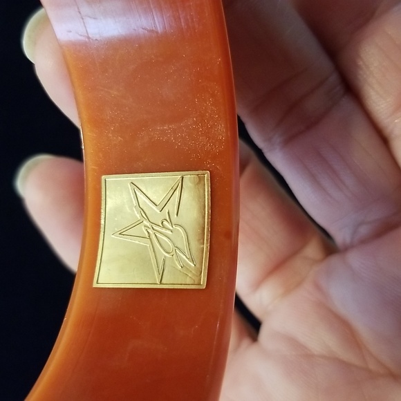 NWT H2Z Resin Hinged Bangle Bracelet with Crystals - Picture 2 of 13